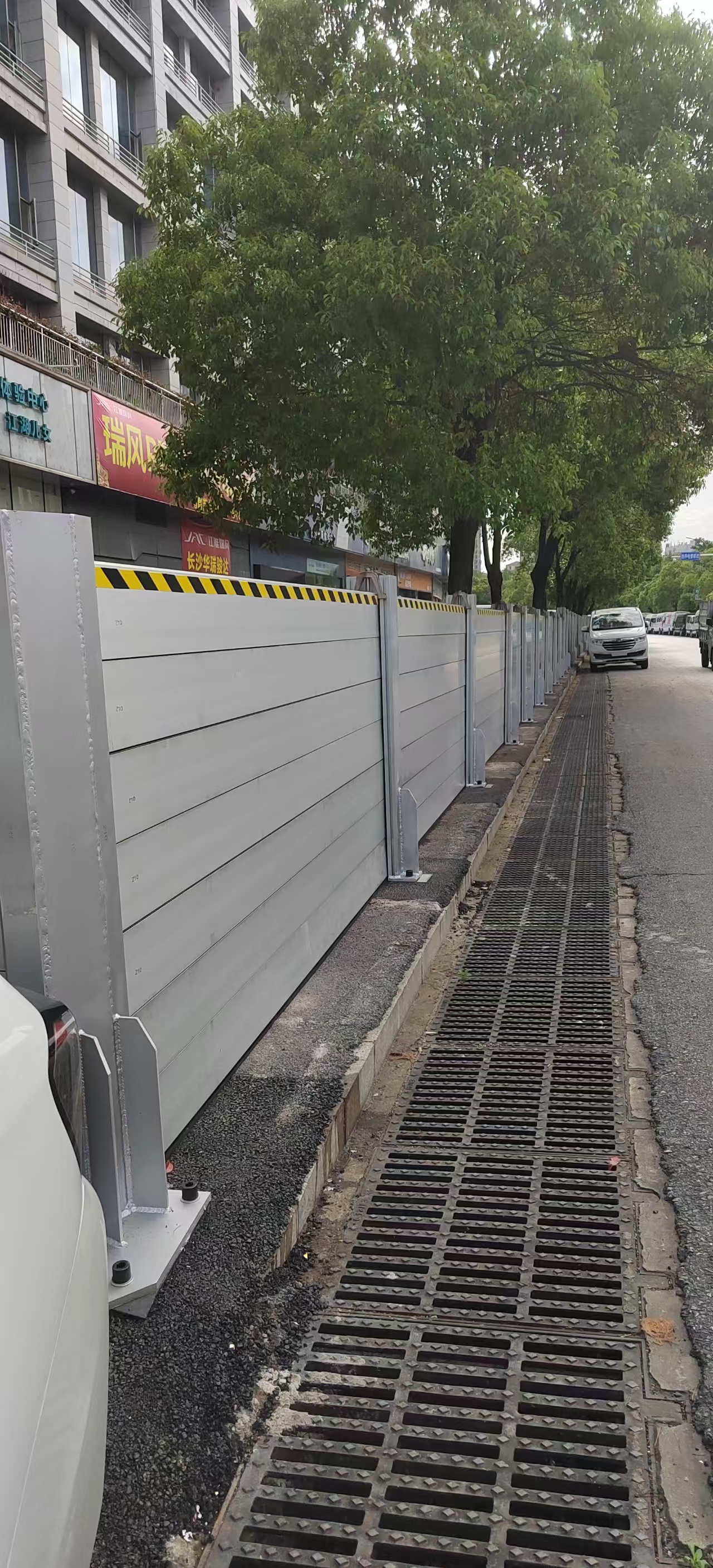 湖南长沙某园区：装配式铝合金防洪墙成功构筑汛期“安全屏障”